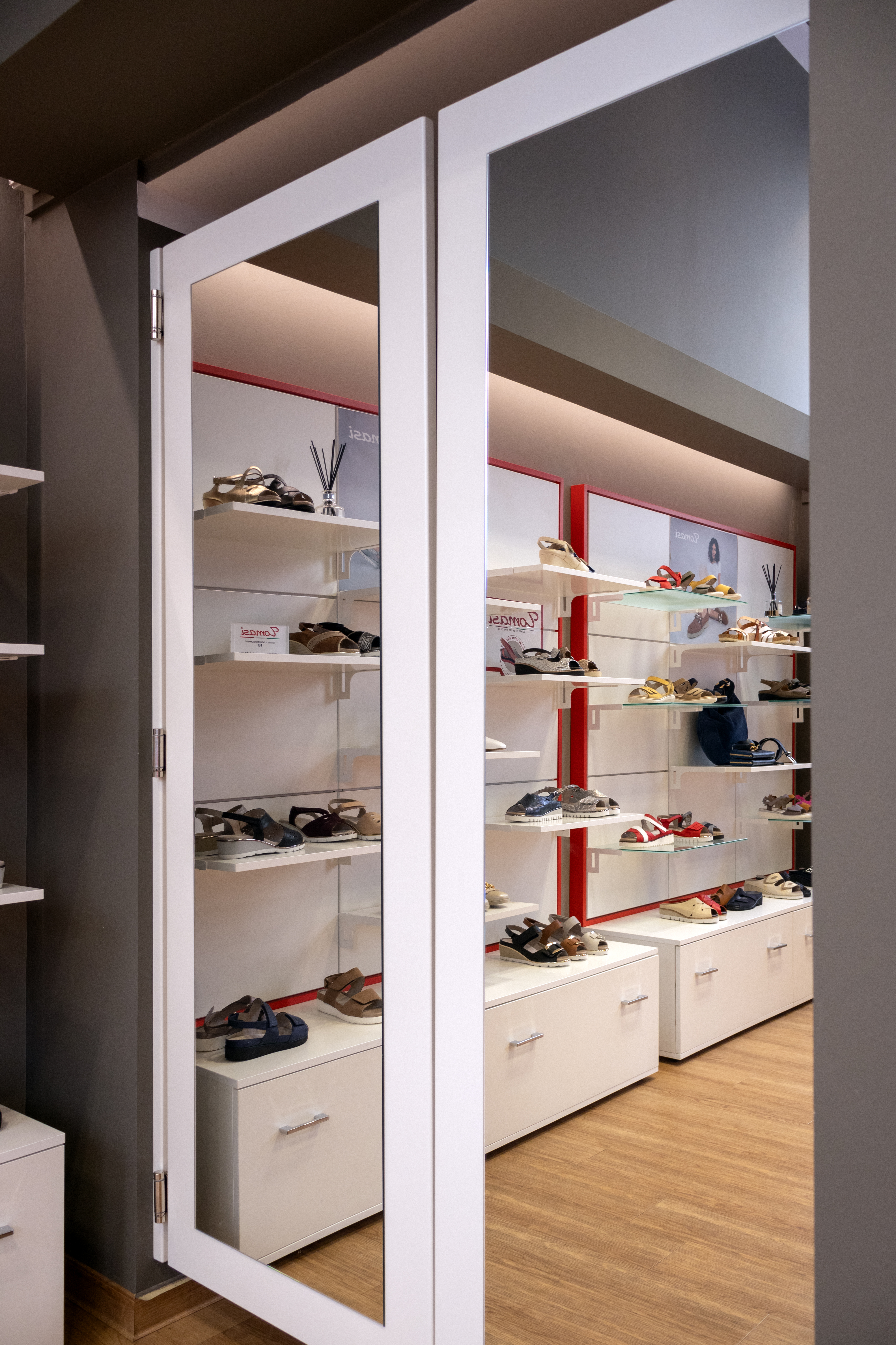 Porta a specchio Saloon